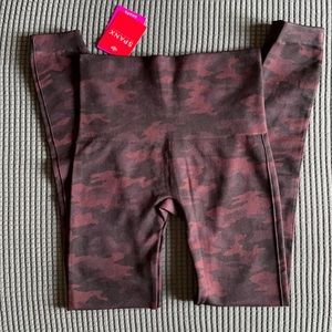Spanx: look at me now leggings, XS, Wine Camo, Brand New and Unused